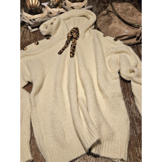 Pull  capuche ruban et boutons léopard