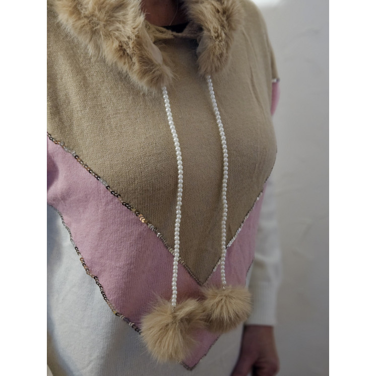 Pull capuche et fourrure