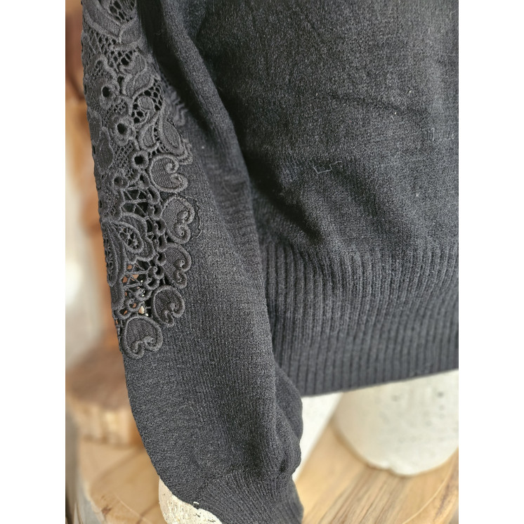 Pull manche dentelle